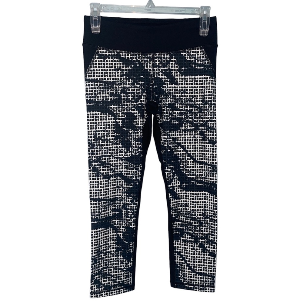 Women’s Under Armour Studio Capris Size Small